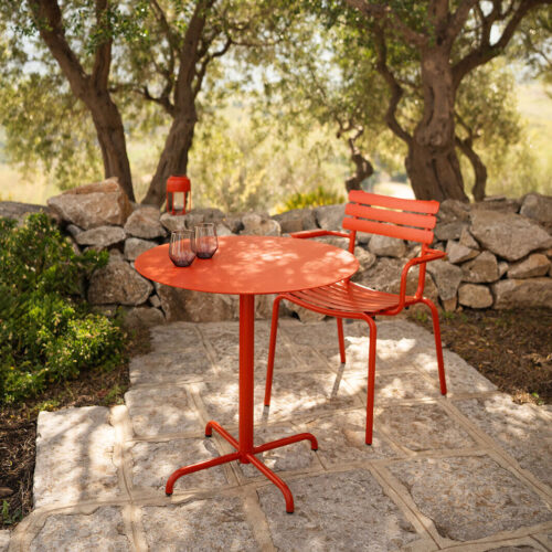 Alternative view of Pico outdoor dining table met 4 star base van Houe