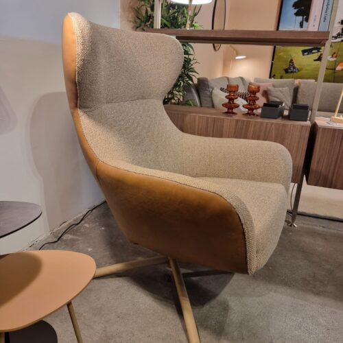 Alternative view of Layla fauteuil van Bree's New World showmodel