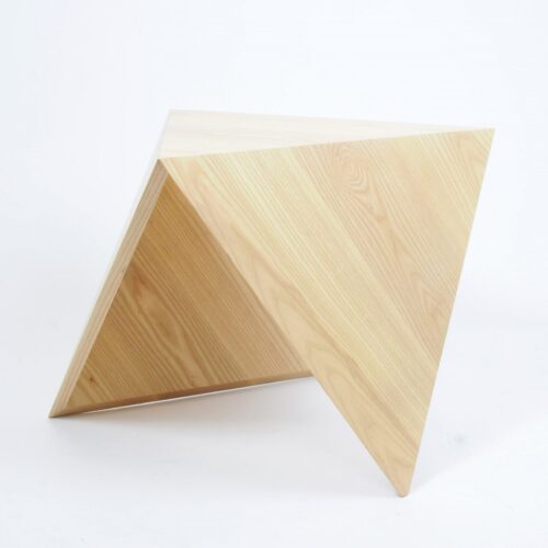 Triangle bijzettafel - essenhout