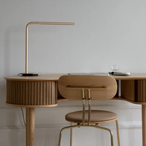 Alternative view of Audacious bureau van Umage