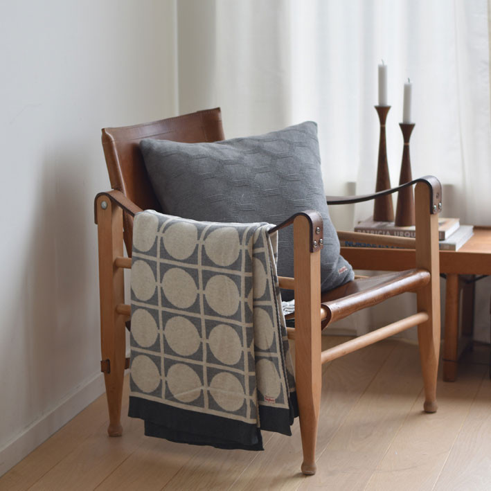 don blanket light grey