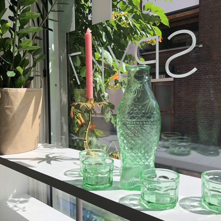 Alternative view of Fish&Fish karaf Groen van Serax